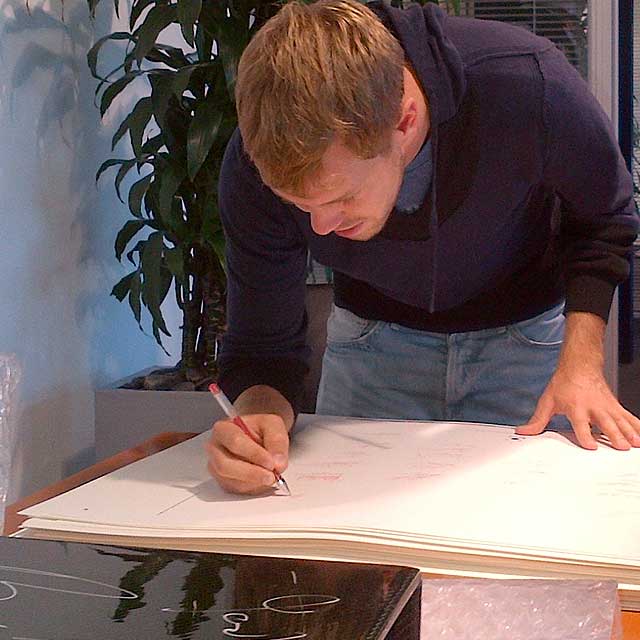 f1-vettel-signature